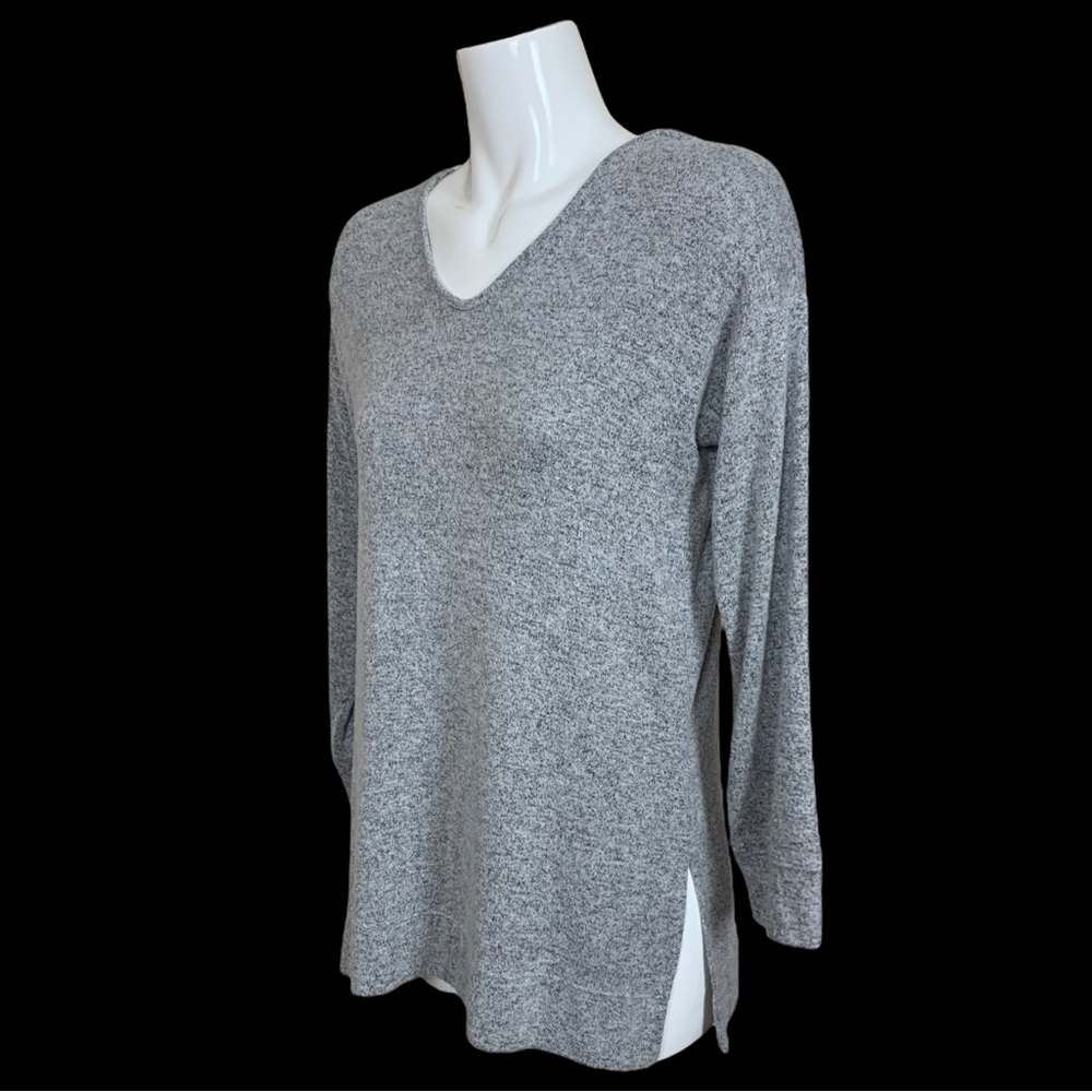 Soft Surroundings Gray V Neck Hoodie Tunic with Stretch Small
